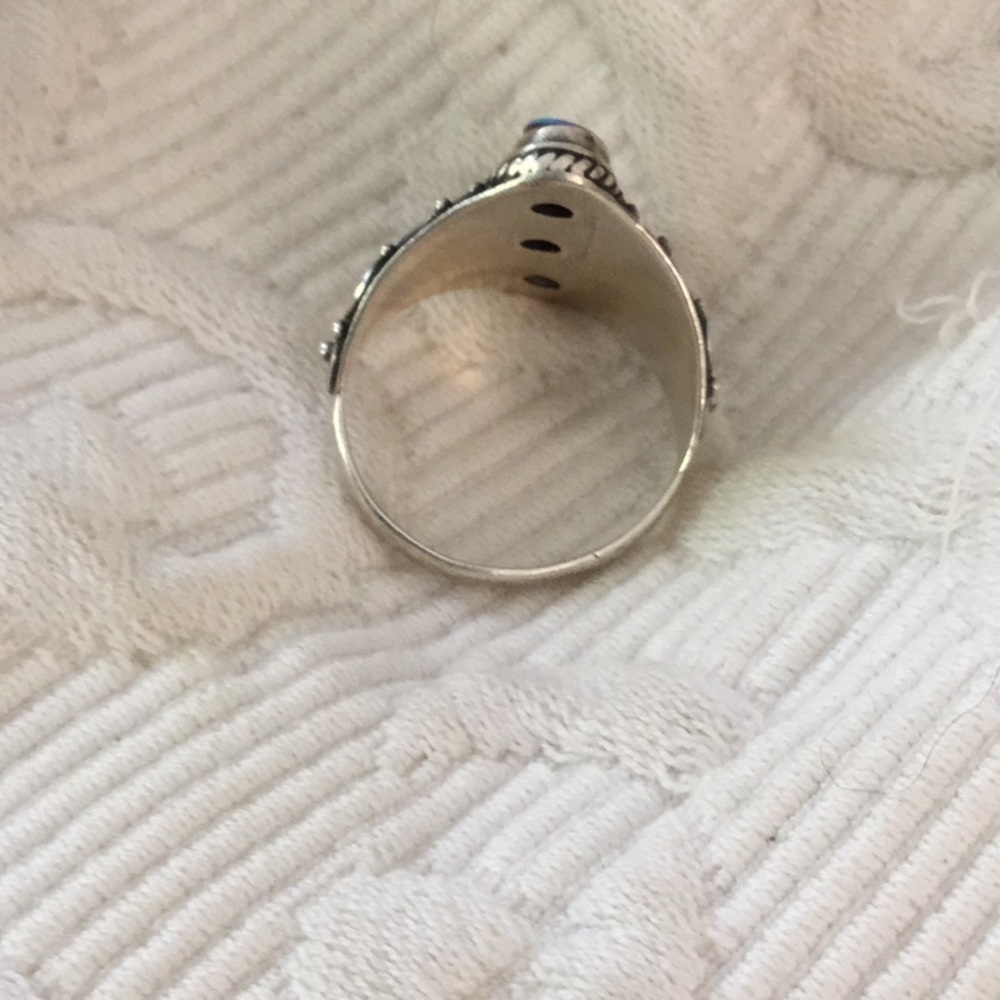 Stunning sterling and blue opal ring. - Picture 4 of 6